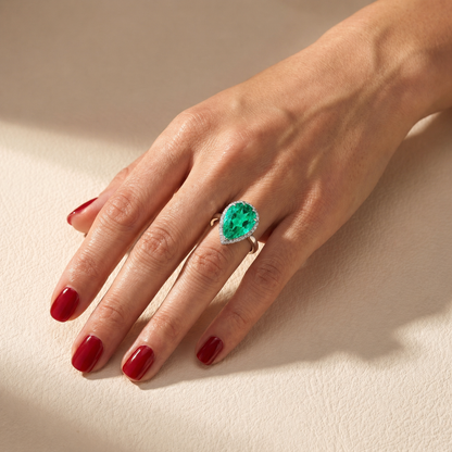 Nova Principessa Ring – Colombian Green Emerald