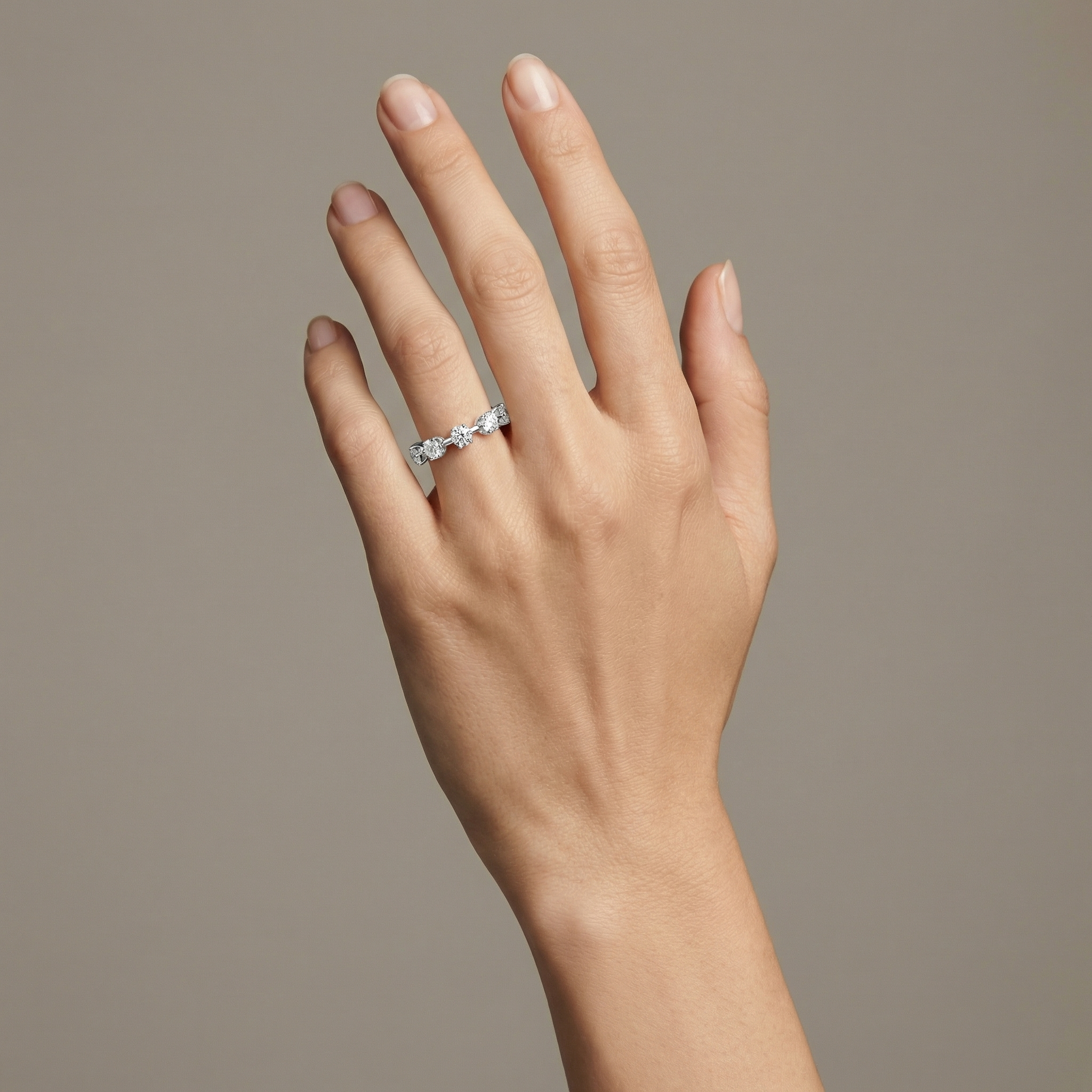 Linea Maxi Station Ring – White Diamond
