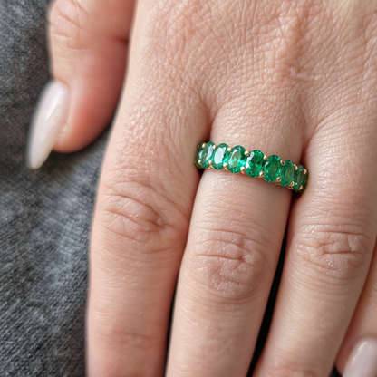 Velara Eternity Ring – Colombian Green Emerald