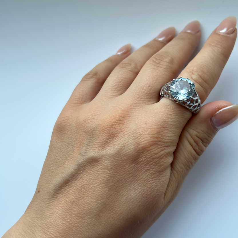 Juno Trellis Ring – Light Blue Aquamarine
