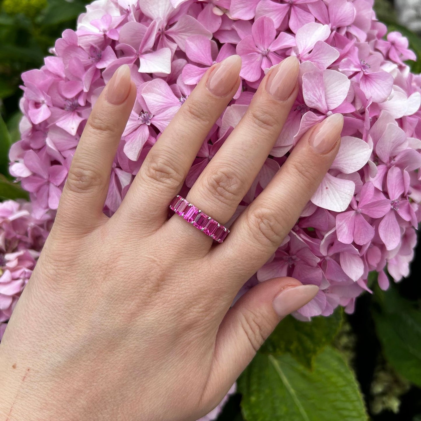 Nexus Eternity Ring – Vivid Pink Sapphire