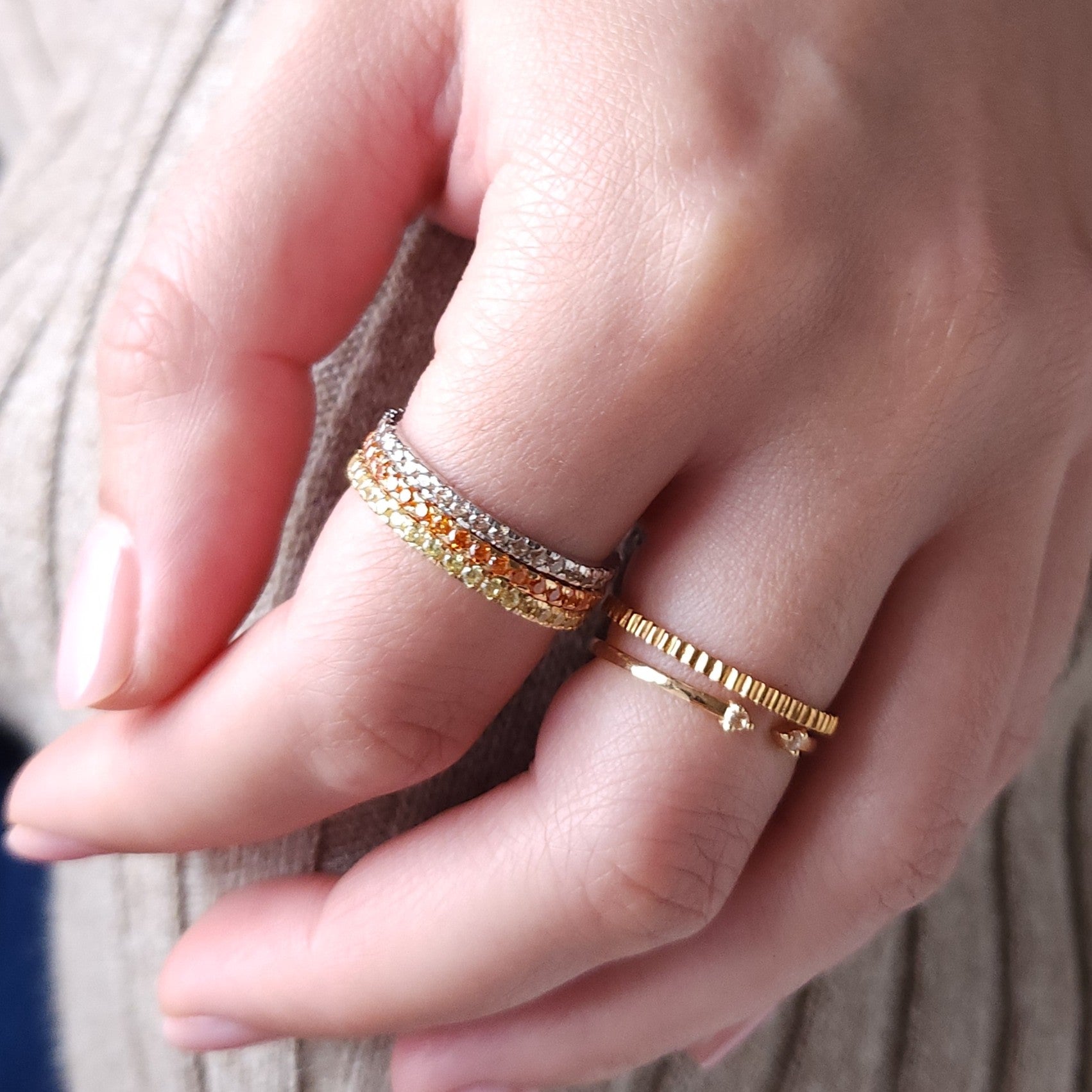 Linea Mini Ring – Zambian Green Emerald