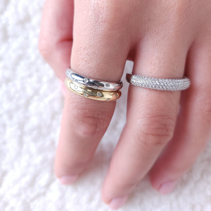 Linea Confetti Band Ring – Deep Red Garnet
