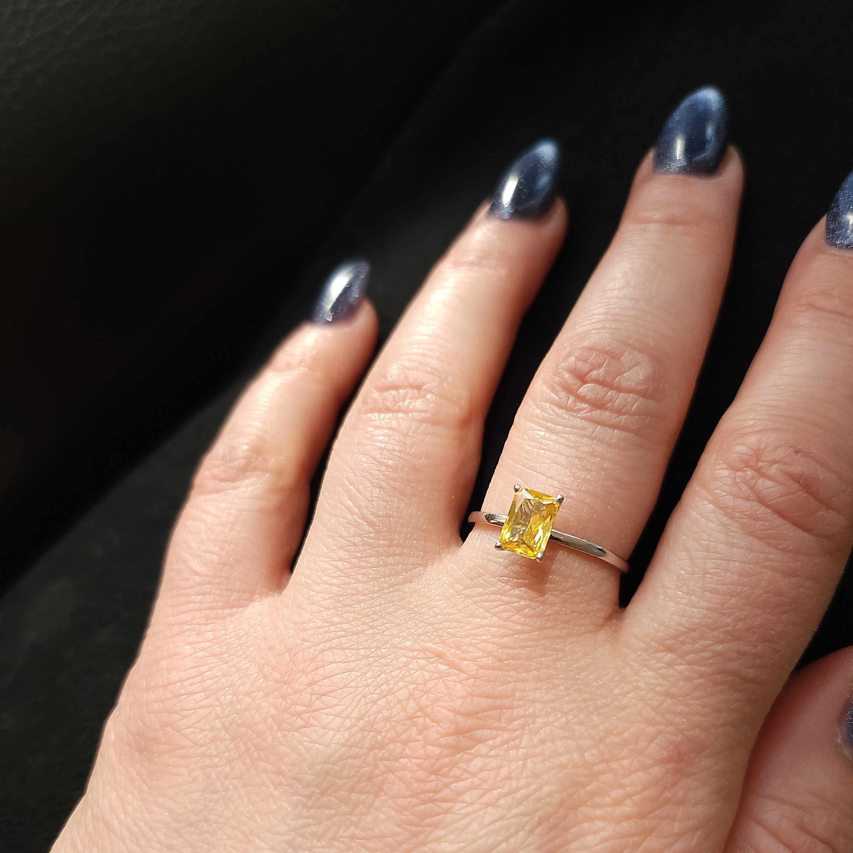Nexus Solitaire Ring – Yellow Sapphire