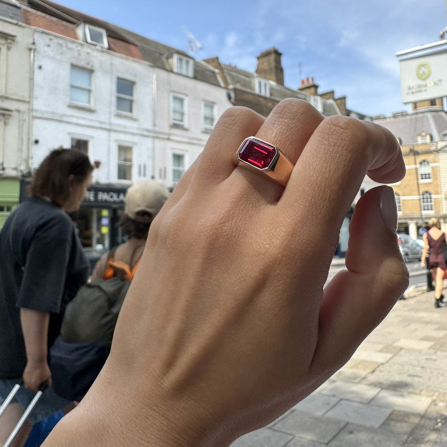 Nexus Signet Ring – Blue Sapphire
