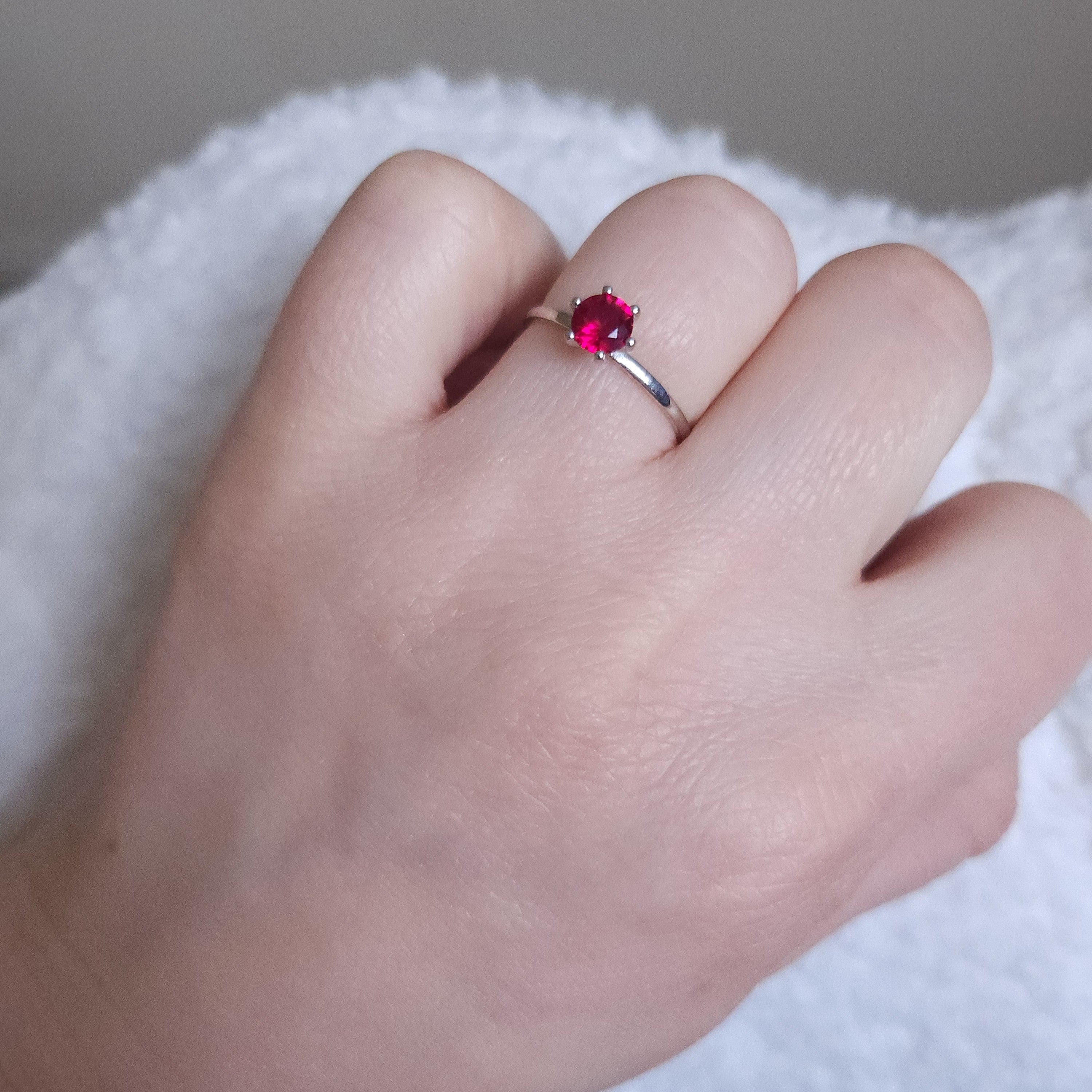 Juno Solitaire Ring – White Diamond