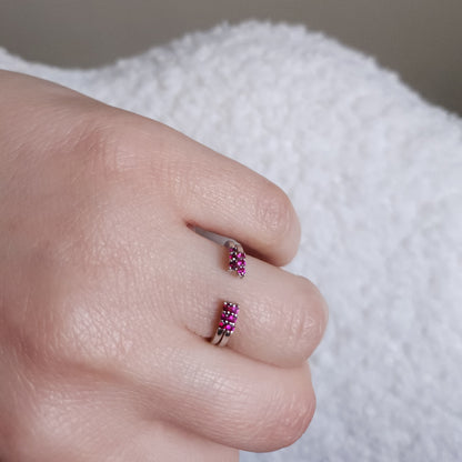Linea Tres Ring – Deep Red Garnet