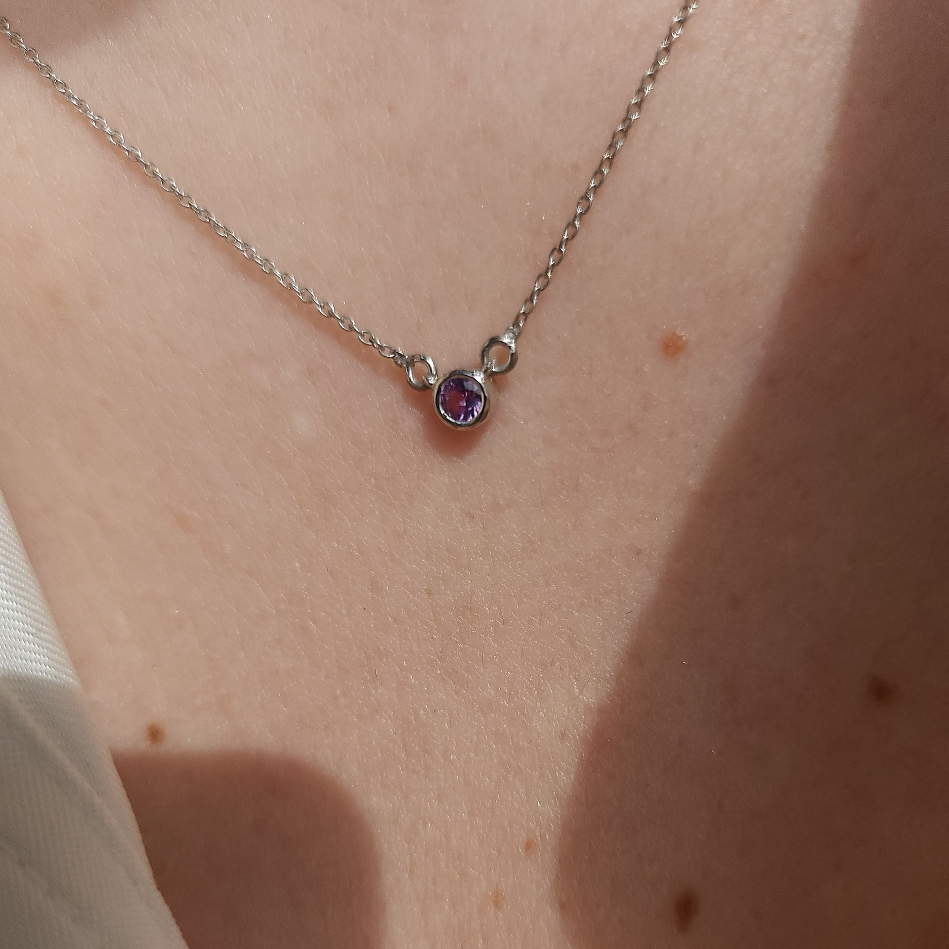 Forma Mini Solitaire Necklace – Purple Amethyst
