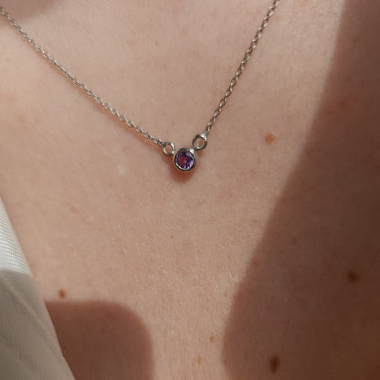 Forma Mini Solitaire Necklace – Purple Sapphire