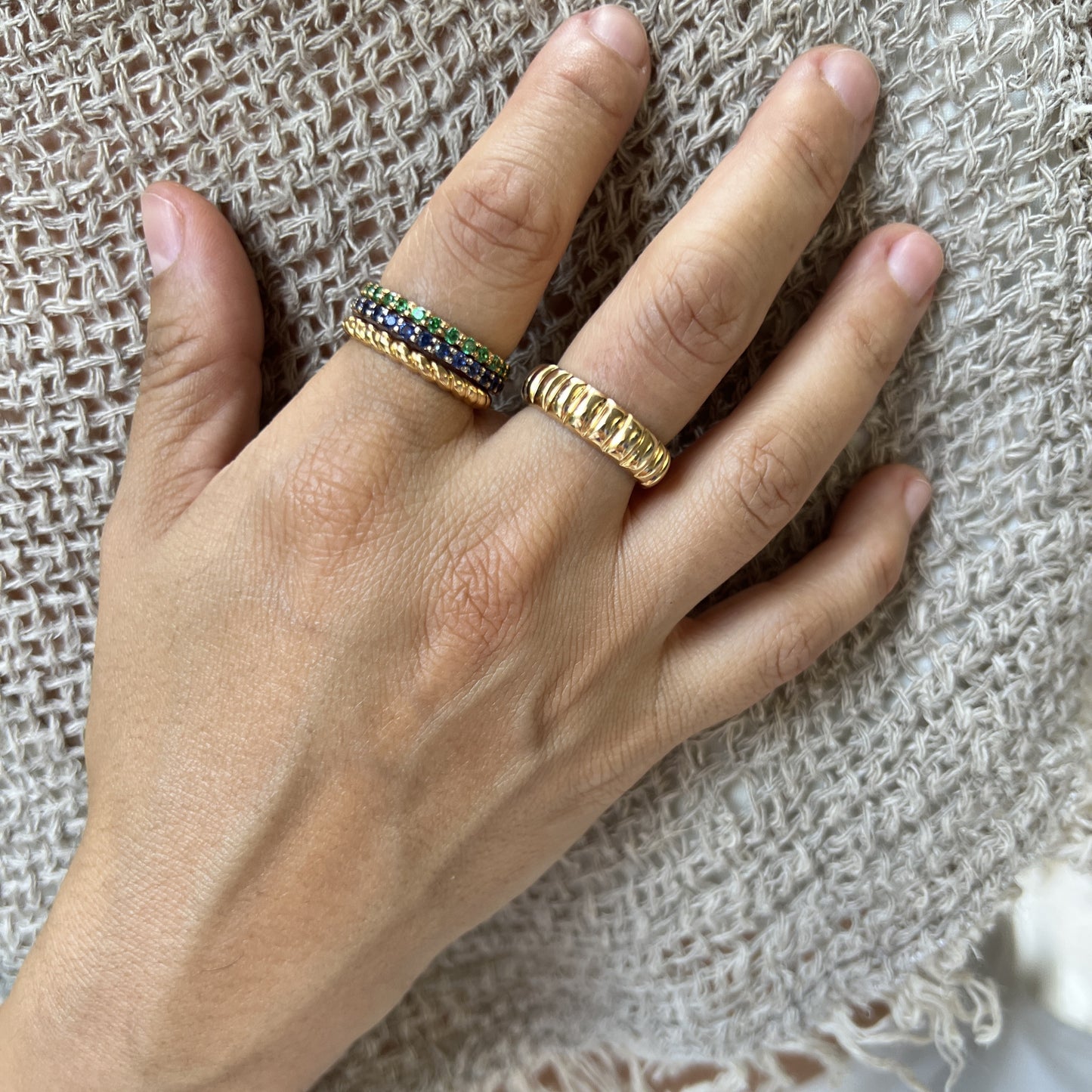 Linea Midi Ring – Light Pink Sapphire