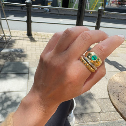 Forma Signet Ring – Orange Padparadscha Sapphire