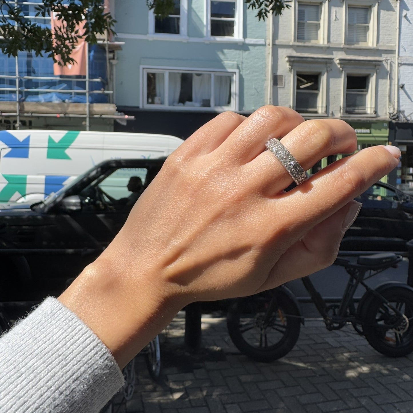 Linea Twin Ring – Zambian Green Emerald