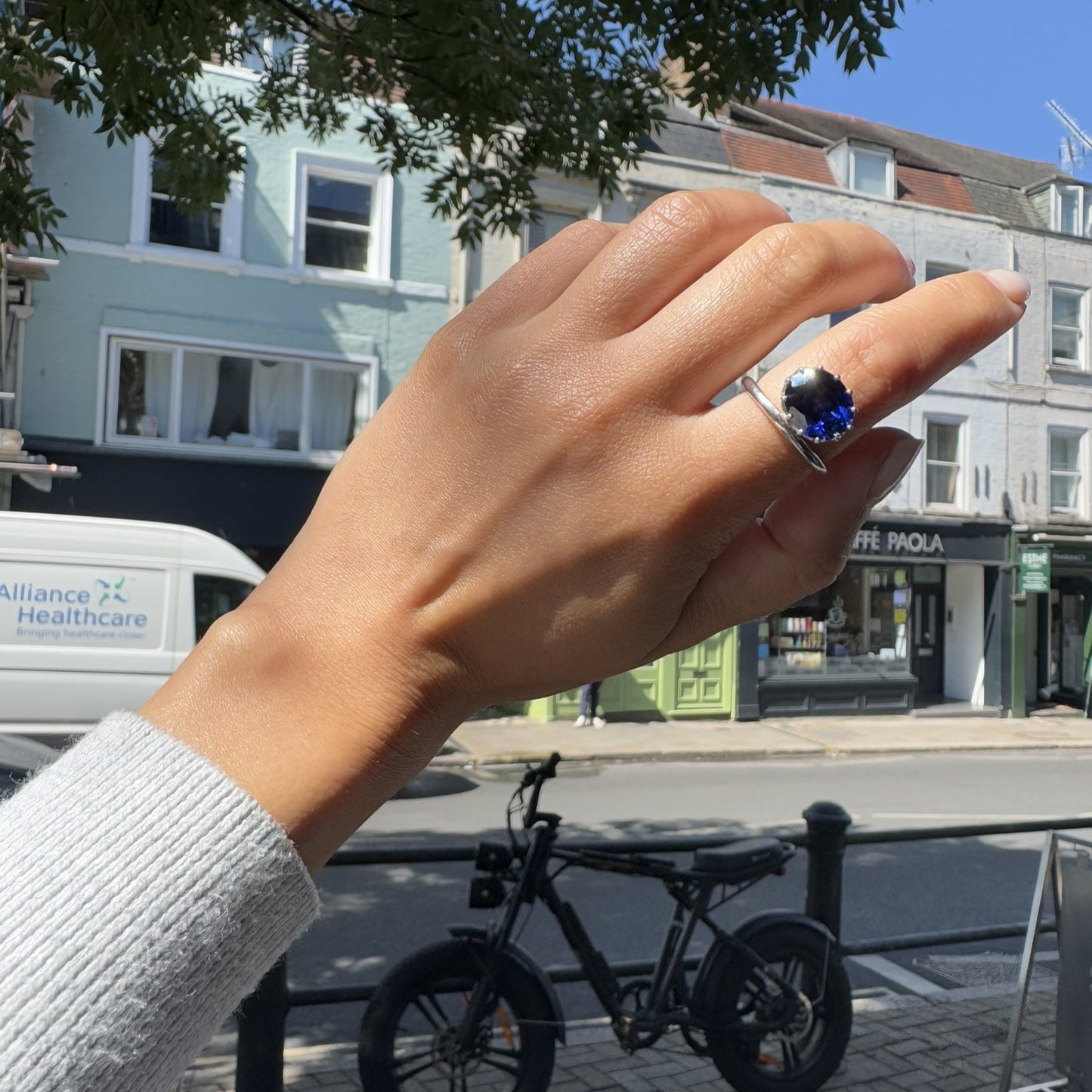 Velara Satellite Ring – Zambian Green Emerald