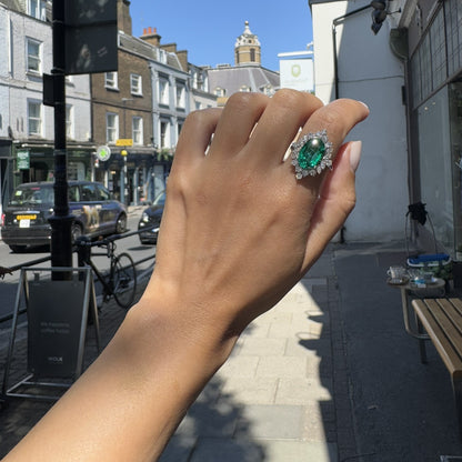 Velara Crown Ring – Colombian Green Emerald