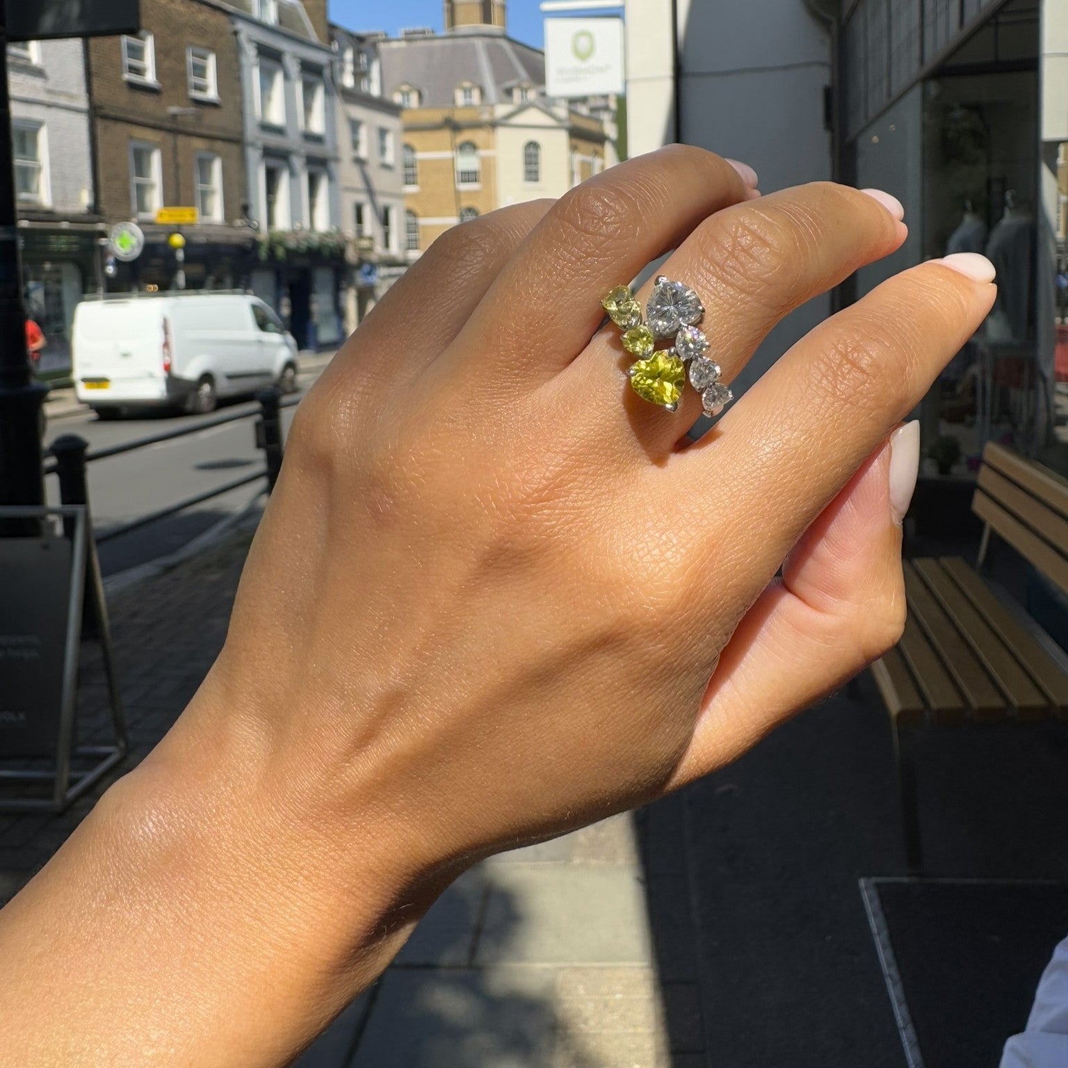 Amore Twist Ring – Blue Sapphire
