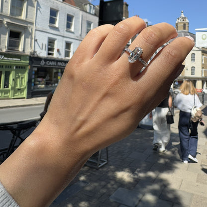 Velara Axis Ring – Blue Sapphire