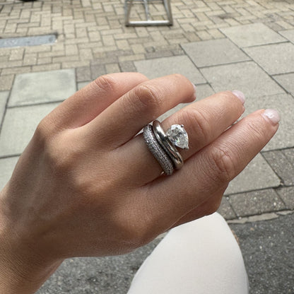 Nova Wave Solitaire Ring – Light Blue Aquamarine