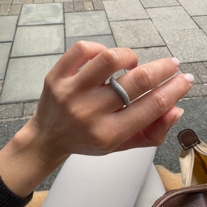 Linea Wave Ring – White Diamond