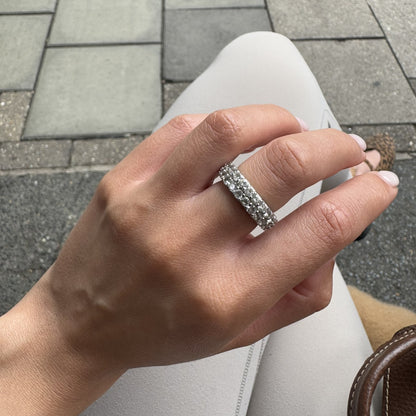 Linea Twin Ring – Zambian Green Emerald