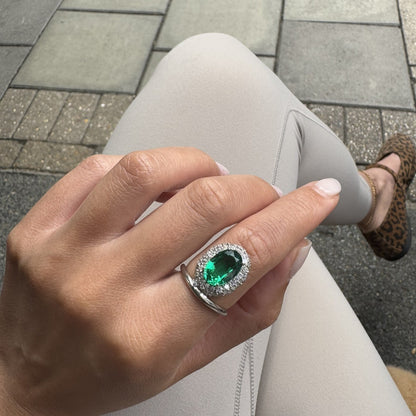 Velara Crest Ring – Zambian Green Emerald