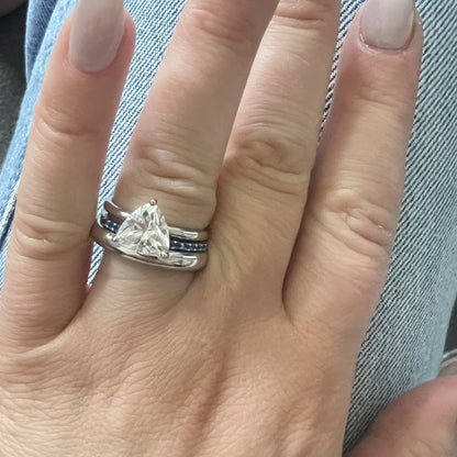 Linea Mini Ring – Zambian Green Emerald