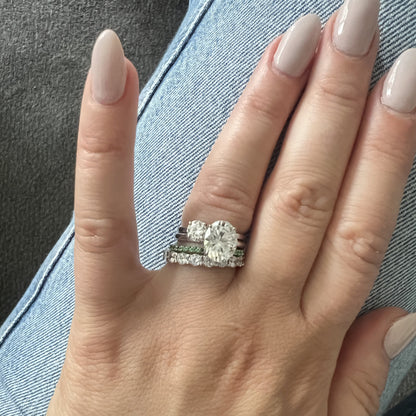 Linea Mini Ring – Zambian Green Emerald