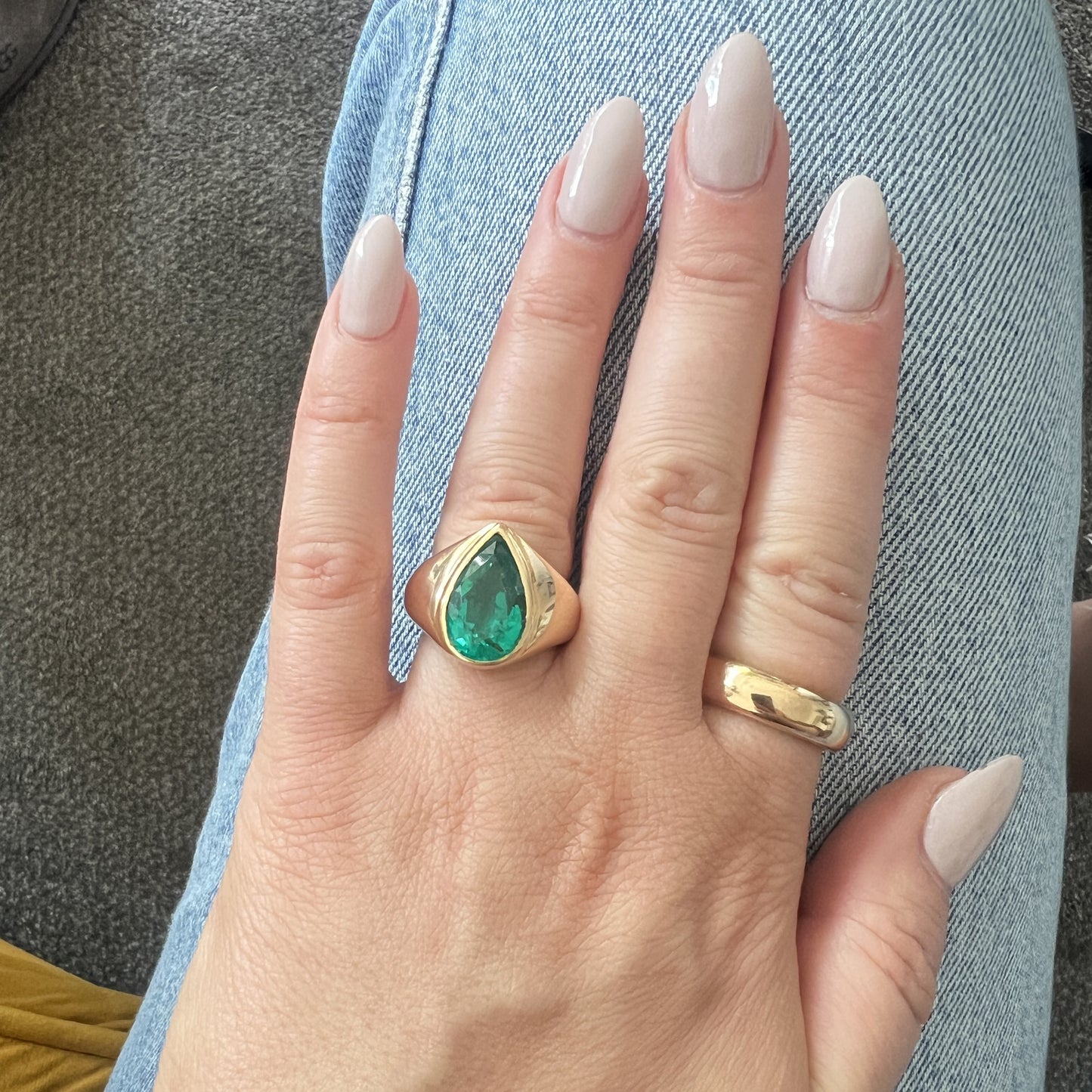 Nova Signet Ring – Zambian Green Emerald