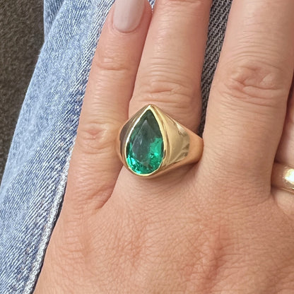 Nova Signet Ring – Deep Red Garnet