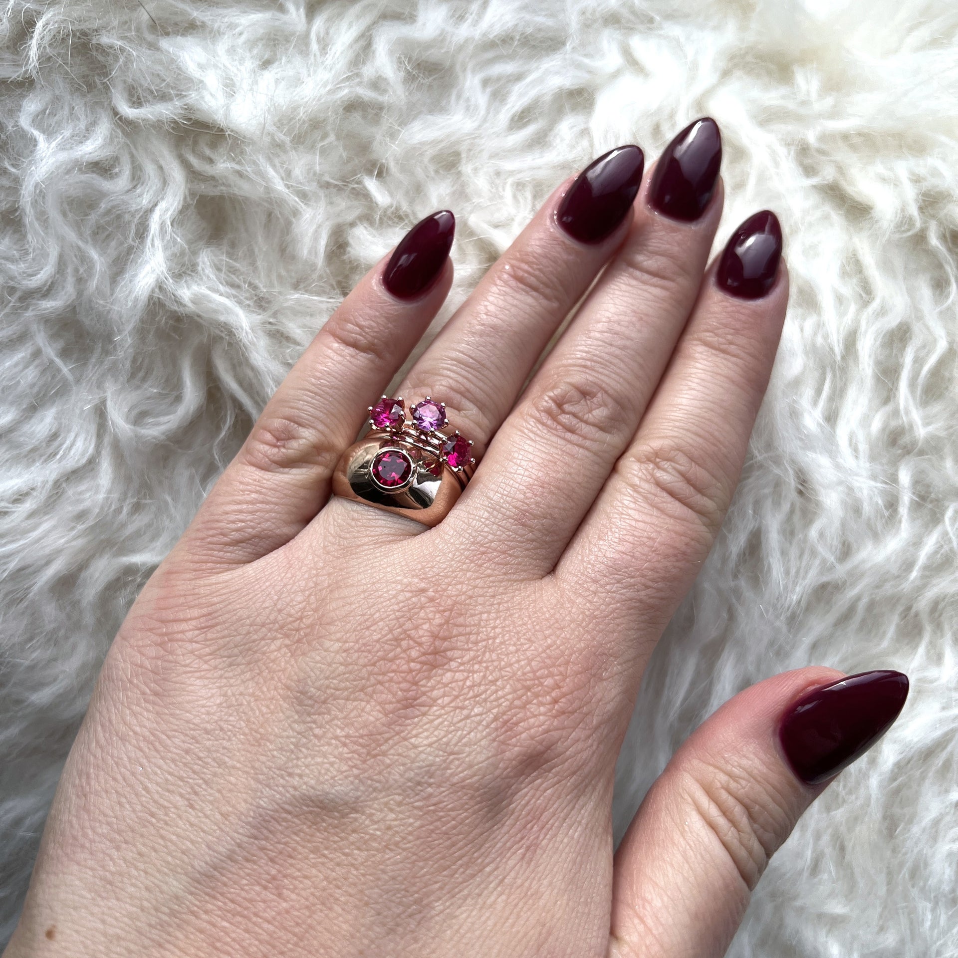 Forma Signet Ring – Blue Sapphire