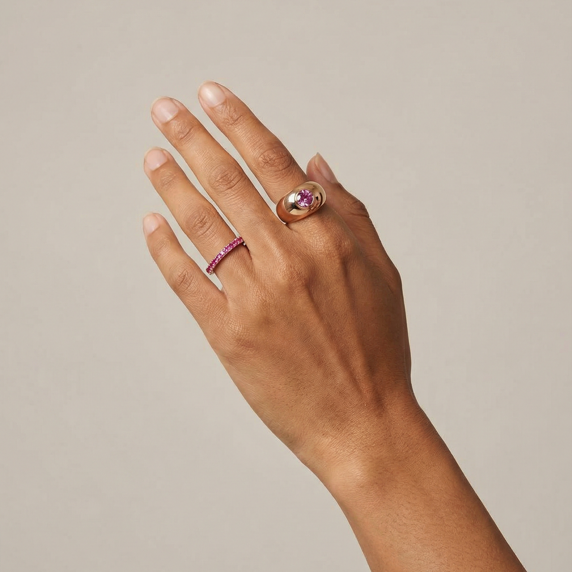 Forma Signet Ring – Light Pink Sapphire