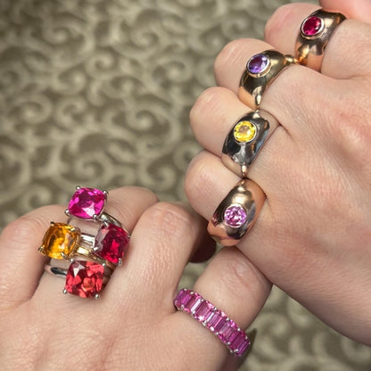 Forma Signet Ring – Orange Padparadscha Sapphire