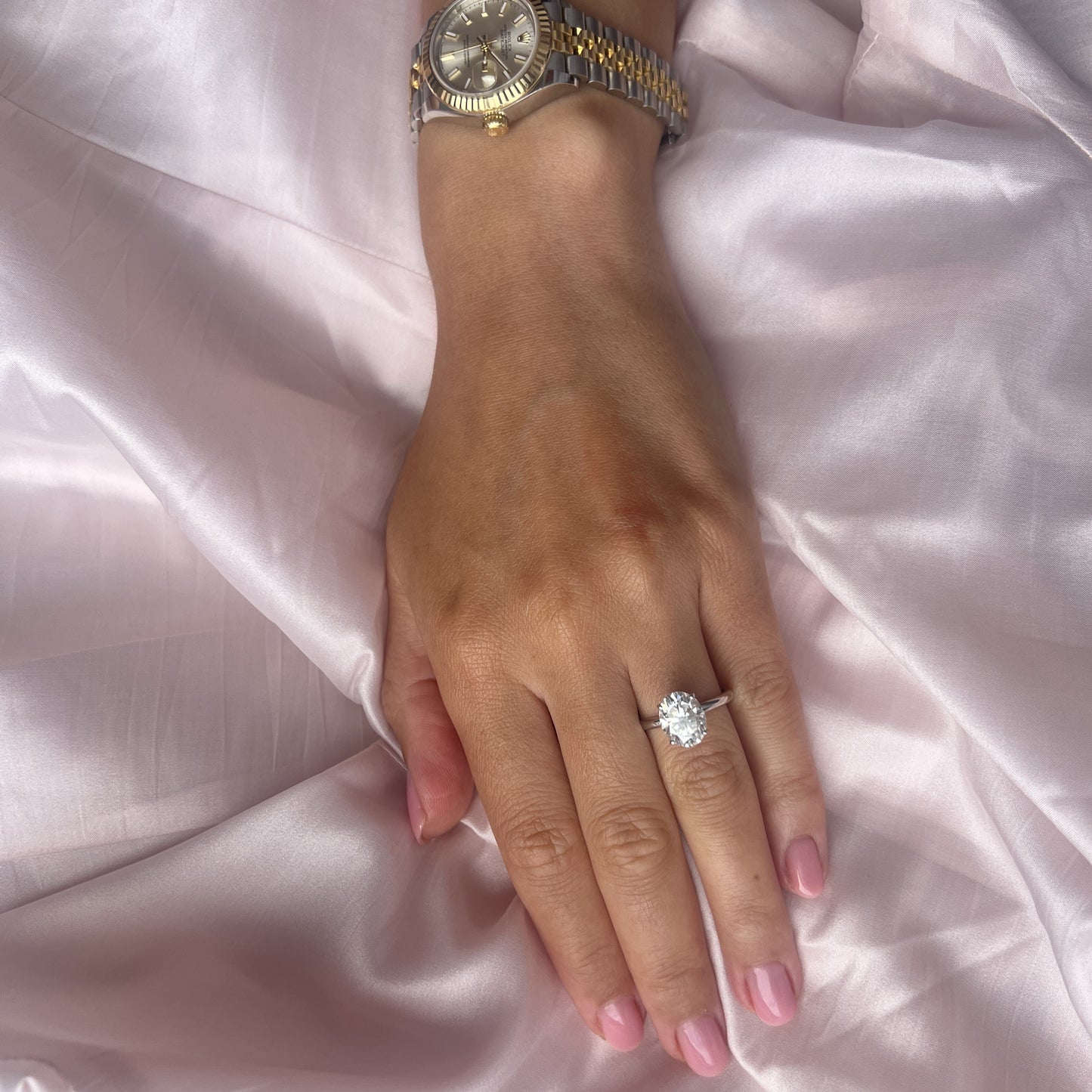 Velara Signature Ring – Light Blue Aquamarine