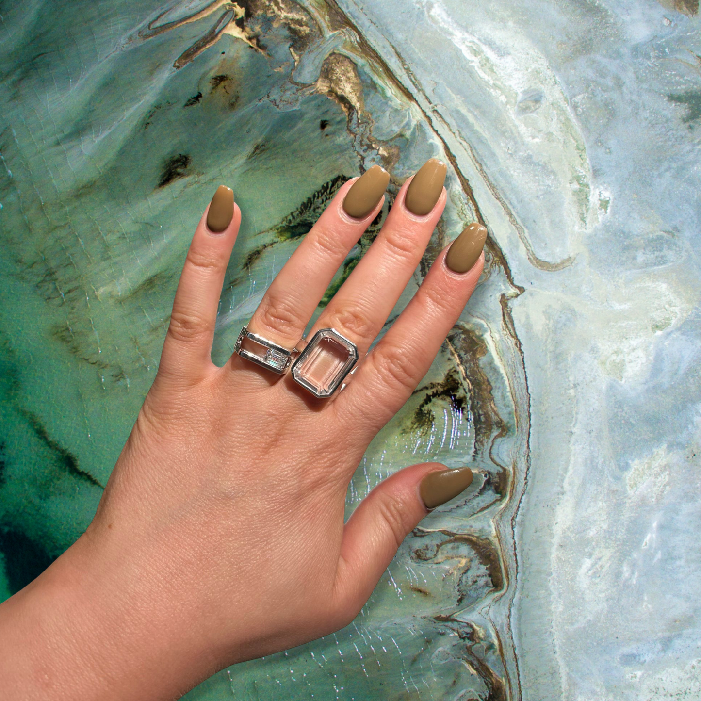 Nexus Journey Ring – Zambian Green Emerald