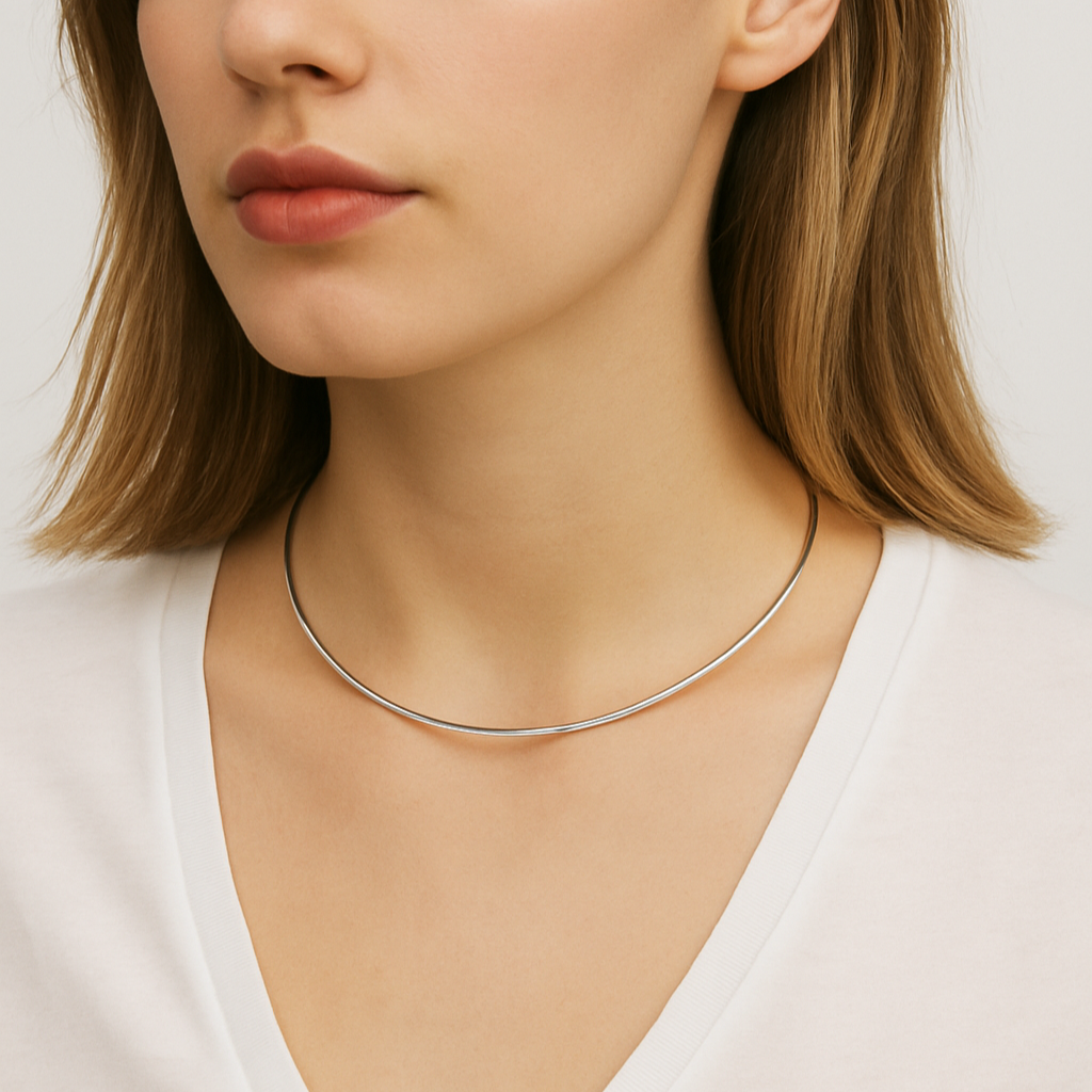 Outline Mini Necklace