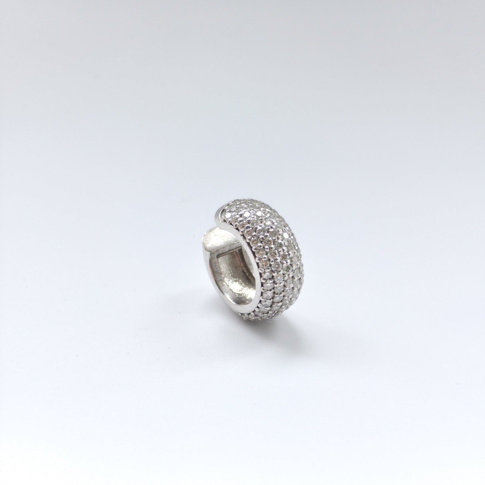 Linea Bold Ear Cuff – Blue Sapphire
