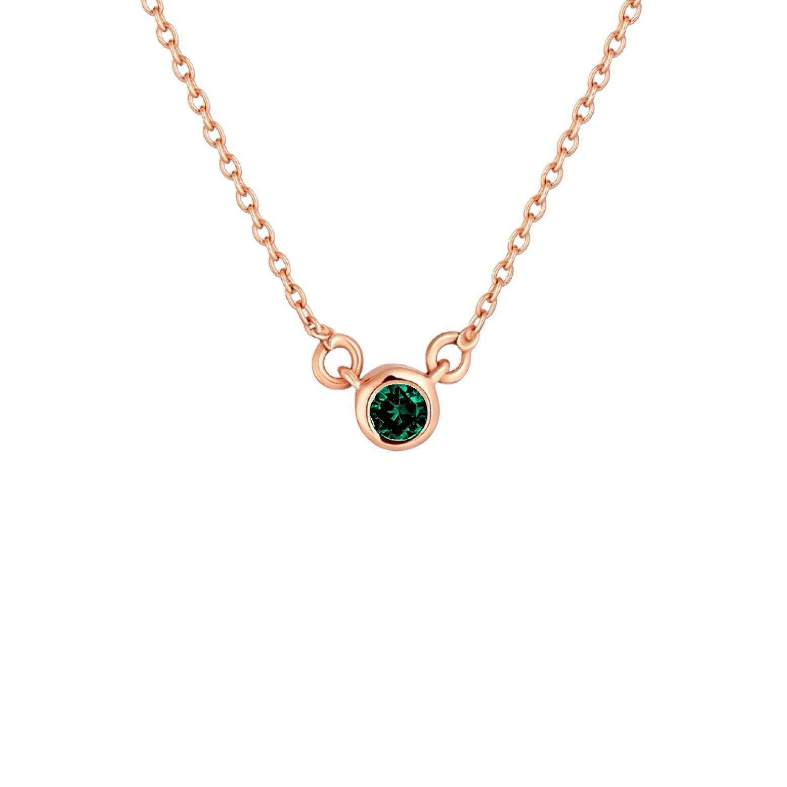 Forma Mini Solitaire Necklace – Zambian Green Emerald