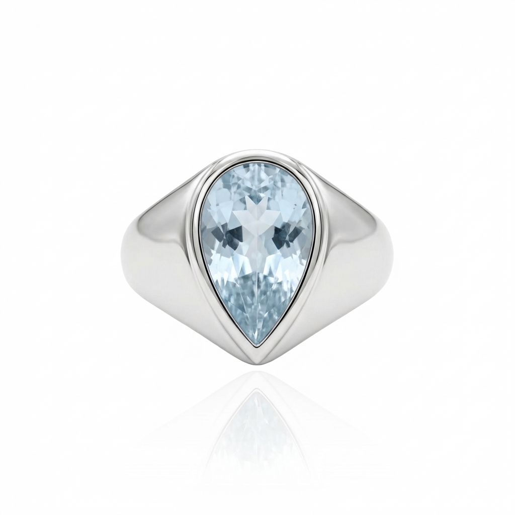 Nova Signet Ring – Light Blue Aquamarine
