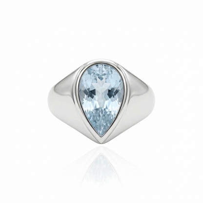 Nova Signet Ring – Light Blue Aquamarine