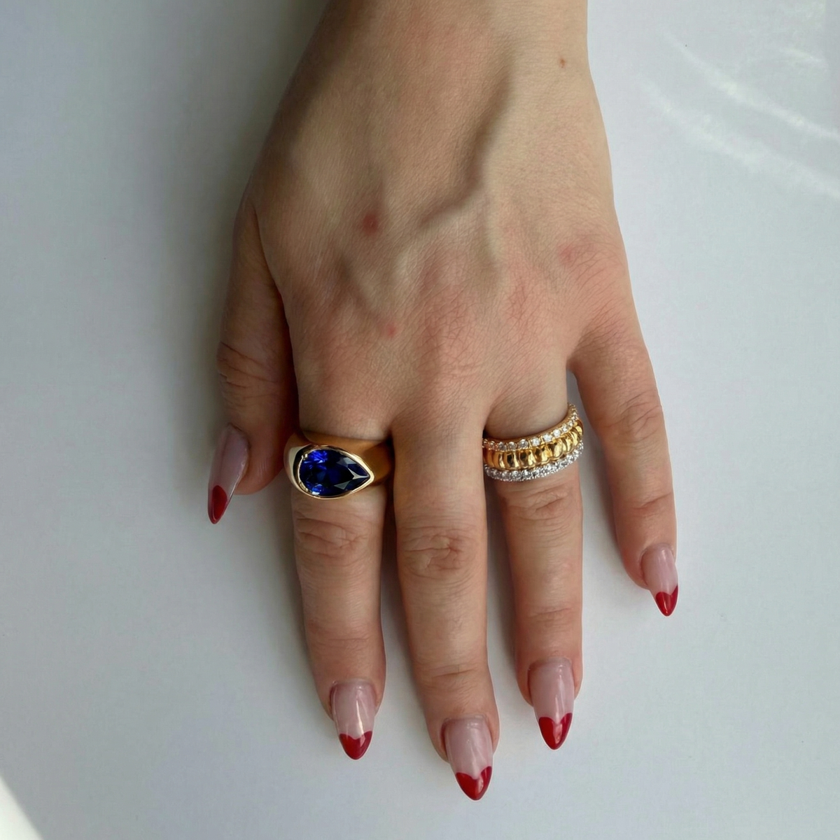 Nova Lateral Signet Ring – Blue Sapphire