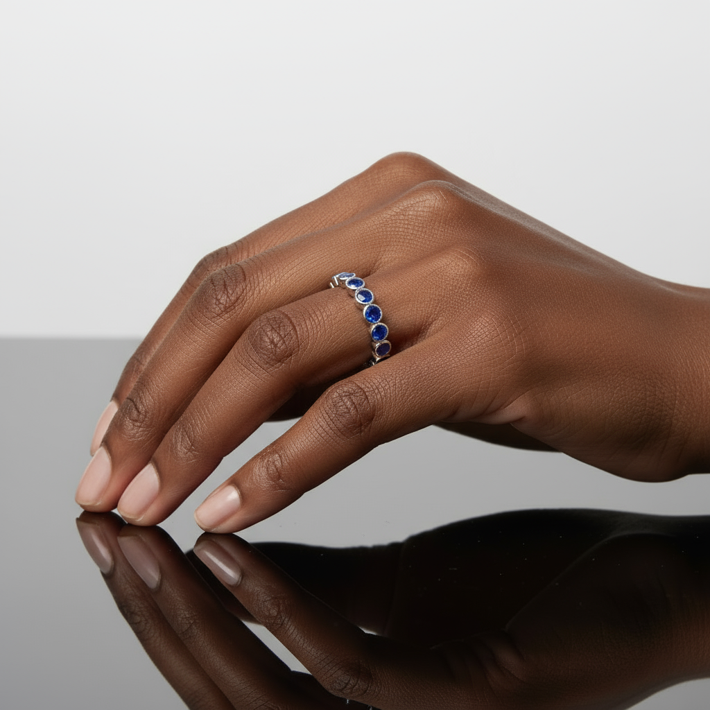 Forma Eternity Ring – Blue Sapphire