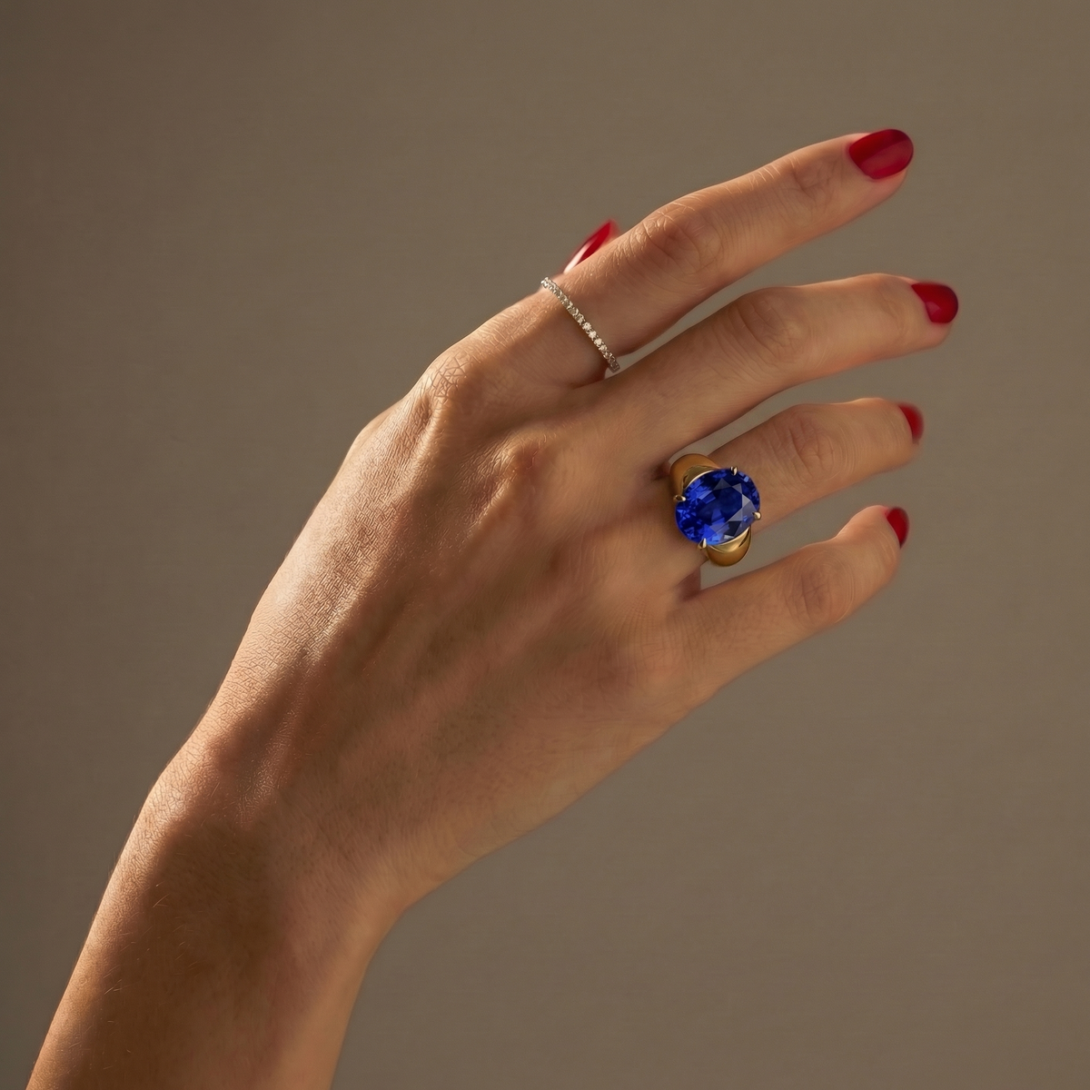 Velara Signet Ring – Blue Sapphire