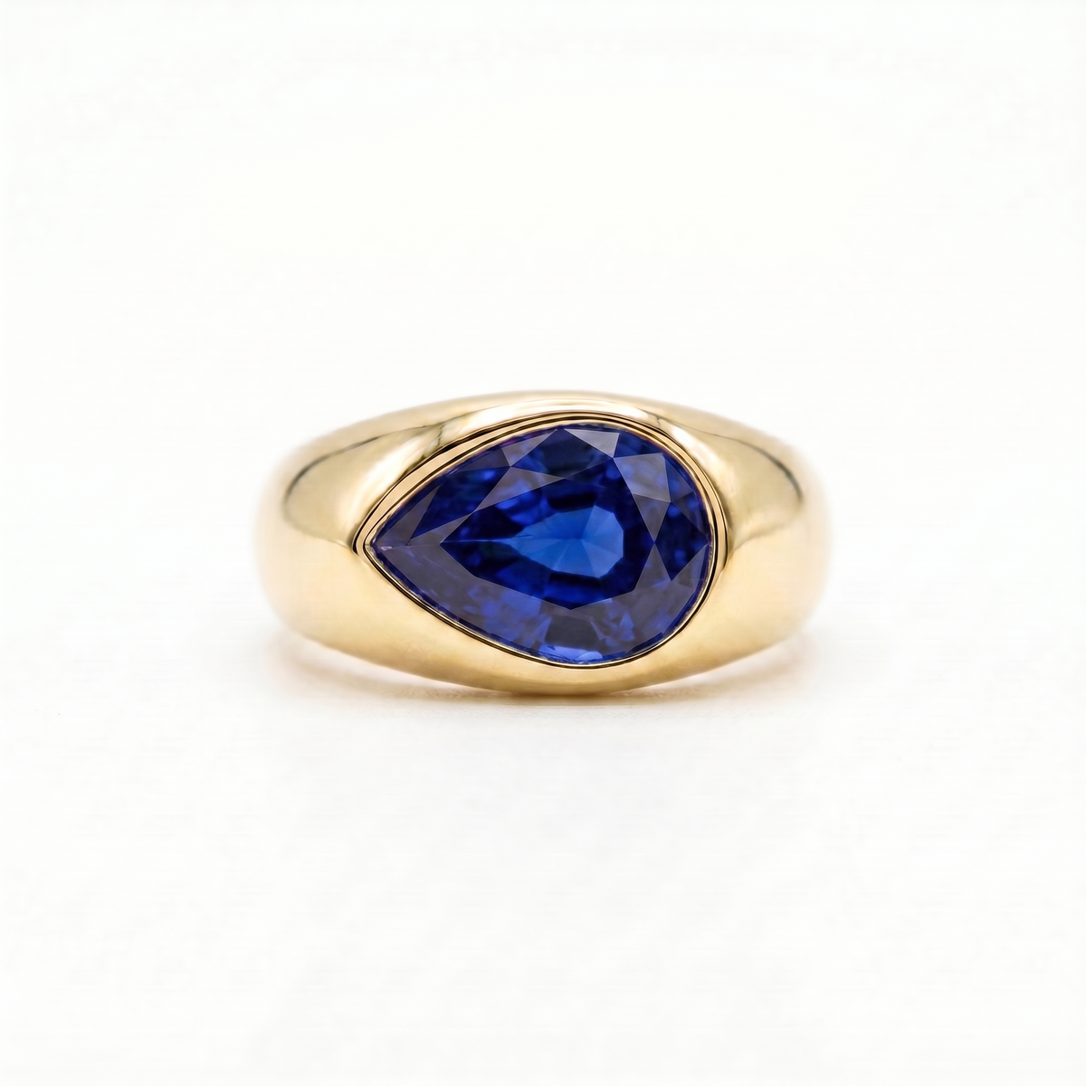 Nova Lateral Signet Ring – Blue Sapphire