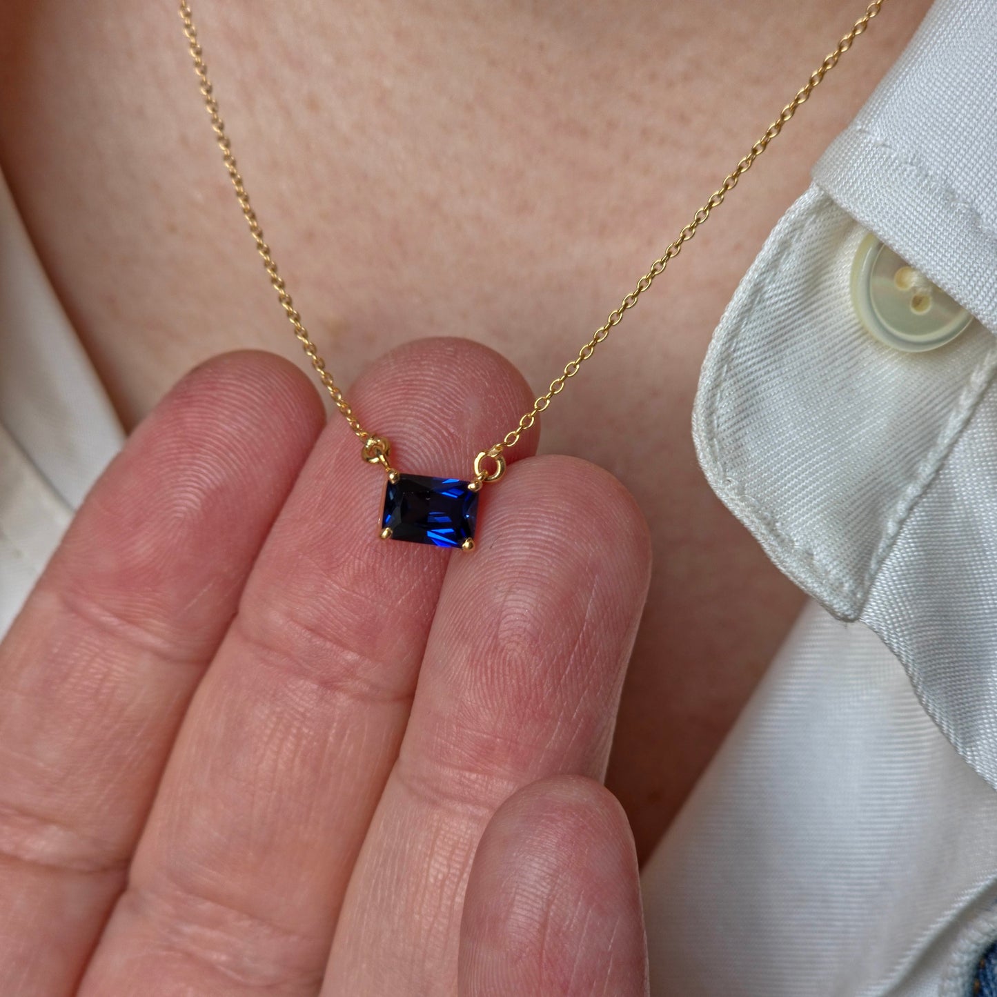 Nexus Solitaire Necklace – Blue Sapphire