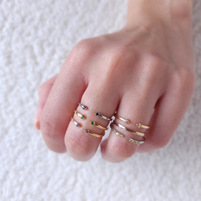 Linea Punto Mini Ring – Colombian Green Emerald