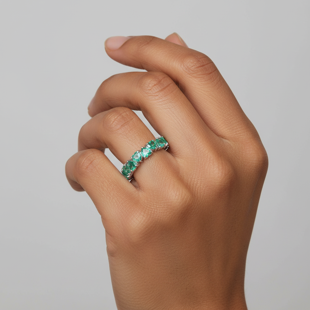 Amore Eternity Ring – Colombian Green Emerald