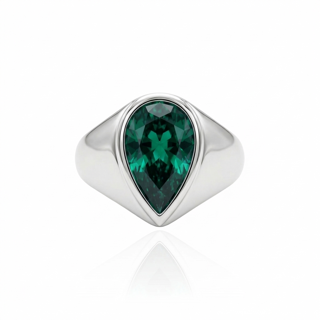 Nova Signet Ring – Zambian Green Emerald