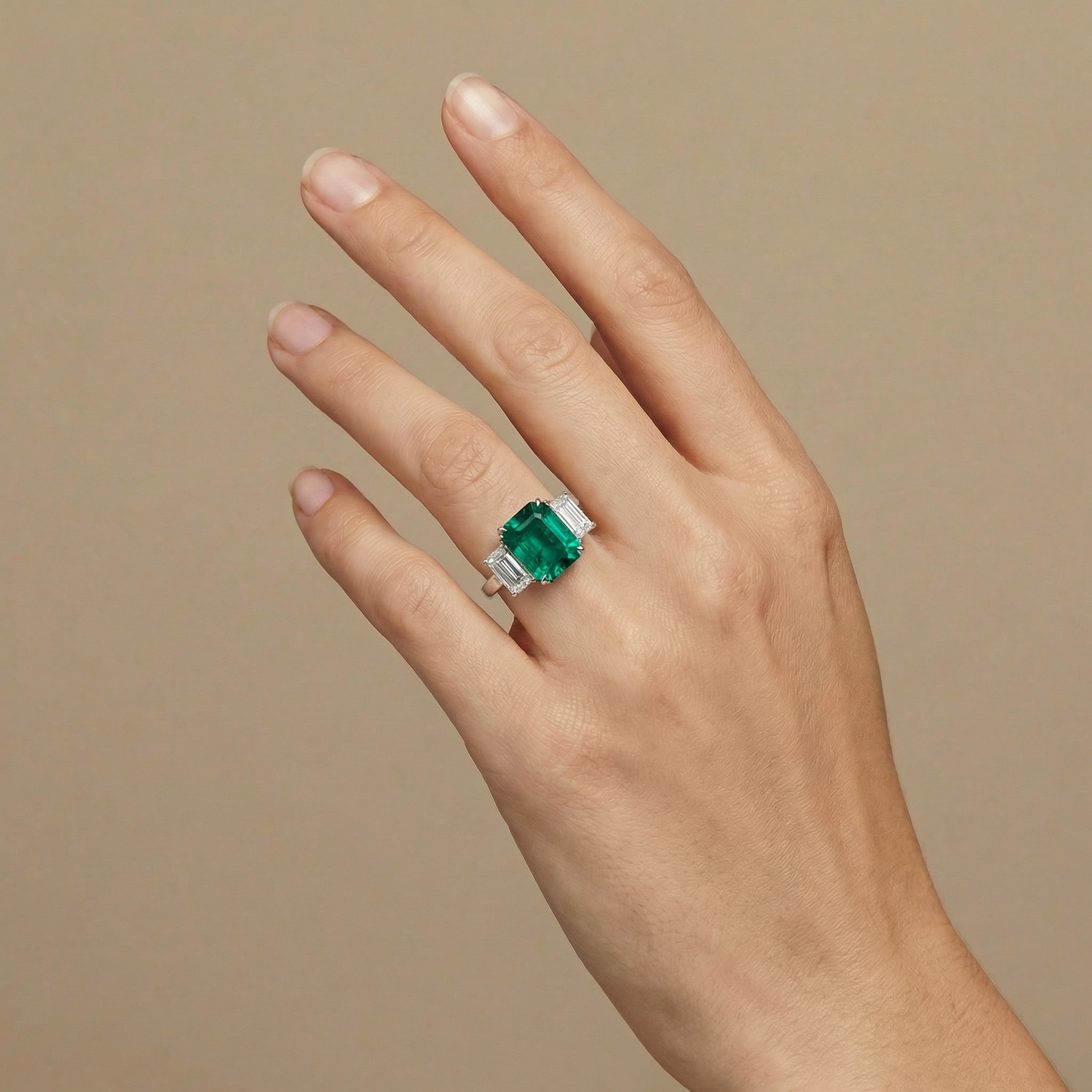 Nexus Trilogy Ring – Colombian Green Emerald
