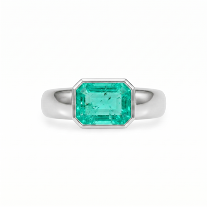 Nexus Lateral Solitaire Ring – Colombian Green Emerald