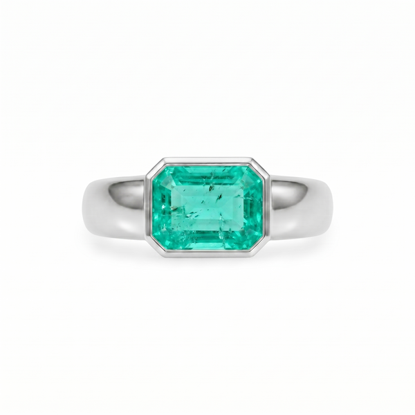 Nexus Lateral Solitaire Ring – Colombian Green Emerald