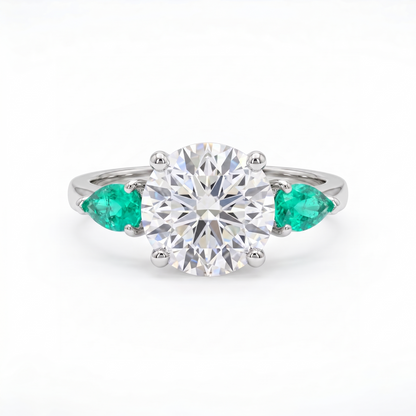 Juno Trio Ring – Colombian Green Emerald